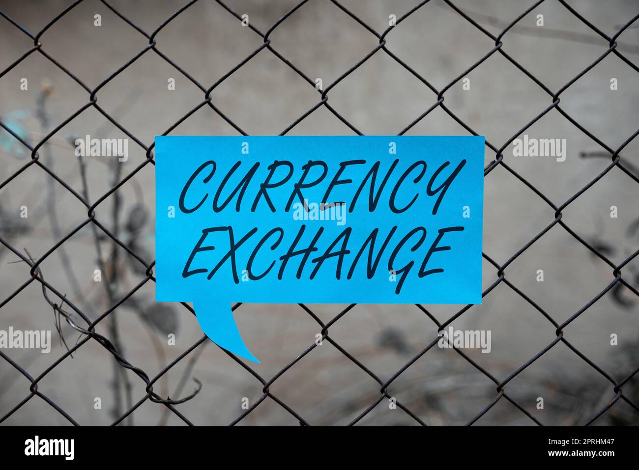 Inspiration für das Vorzeichen "Währungsumtausch", eine Währung in einen anderen Devisen umzuwandeln. Geschäftsansatz Prozess des Wechsels einer Währung in einen anderen Devisen Stockfoto