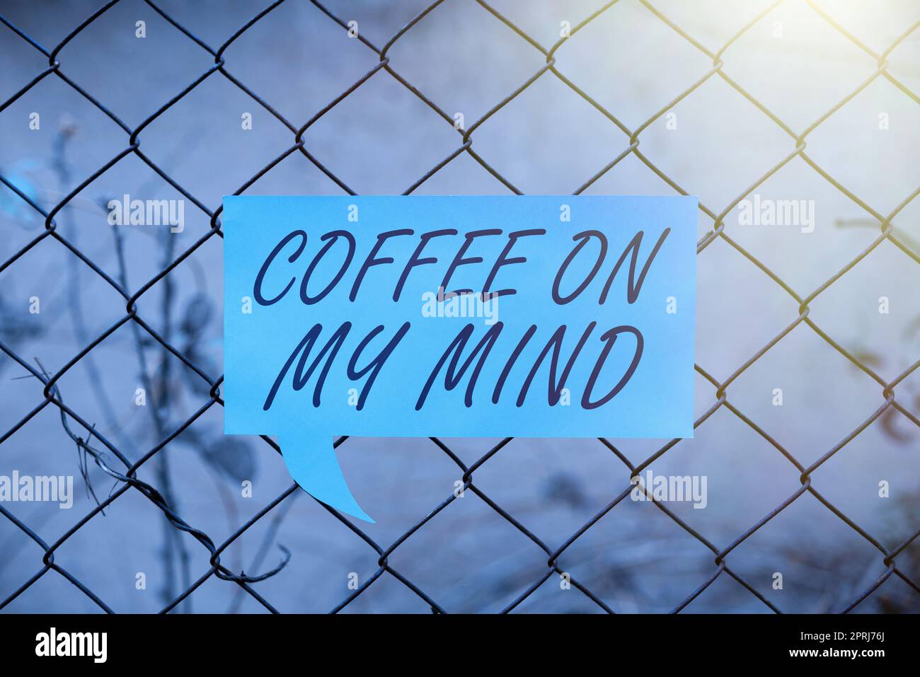 Konzeptunterschrift Kaffee auf Meine Mindsucht nach Kaffee Starbucks denkt an die Pause. Geschäftsbeispiele: Abhängigkeit von Kaffee Starbucks denkt an Pausenzeit Stockfoto