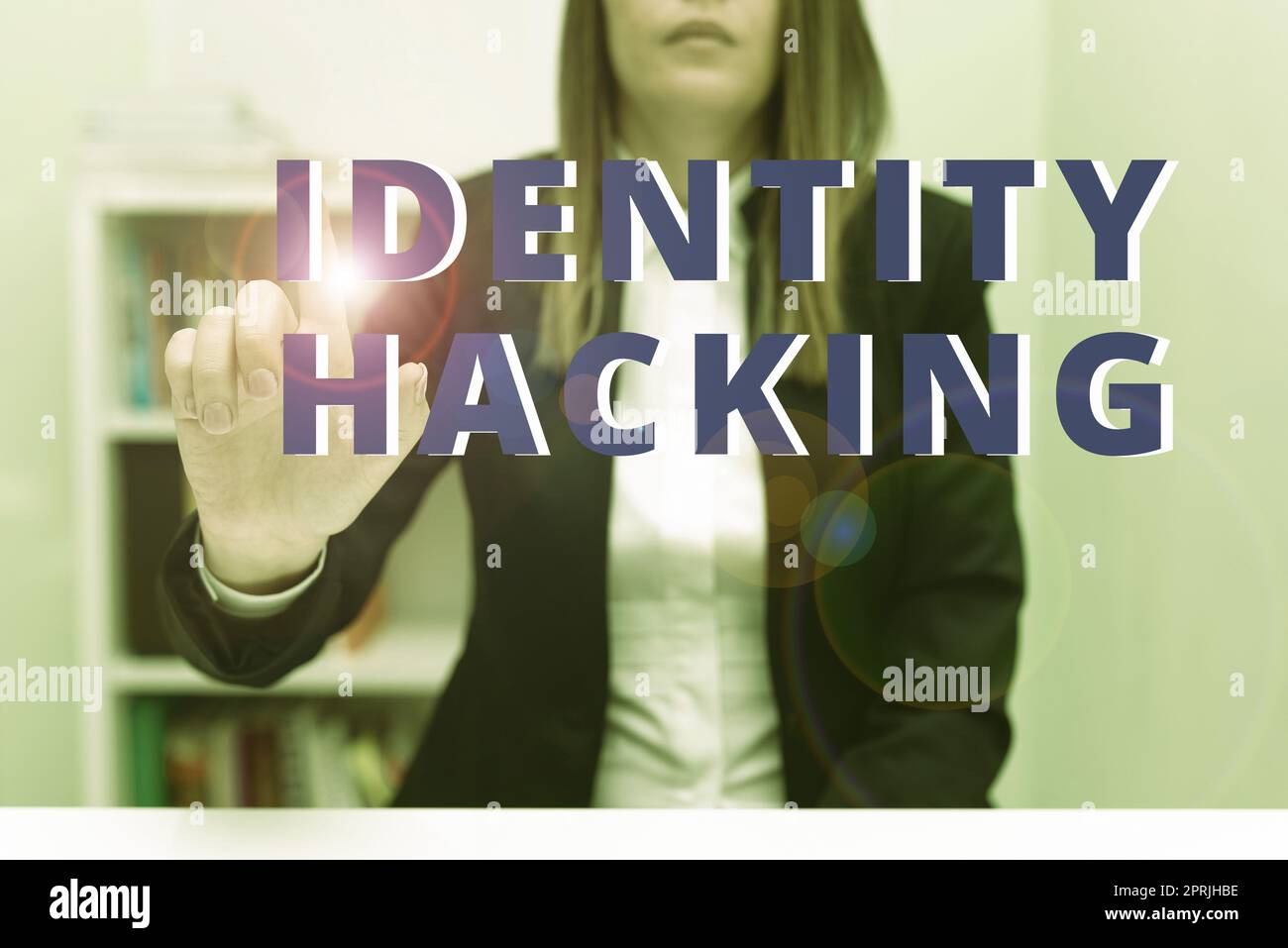 Schreiben, in dem Text angezeigt wird Identität Hackingkrimineller, der Ihre persönlichen Daten mit Malware stiehlt. Begrifflicher Fotokrimineller, der Ihre persönlichen Daten mit Malware stiehlt Stockfoto