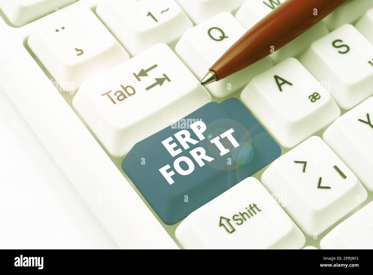 Textüberschrift mit ERP für IT. Word für Enterprise Resource Planning-Software zur Integration von Anwendungen Stockfoto