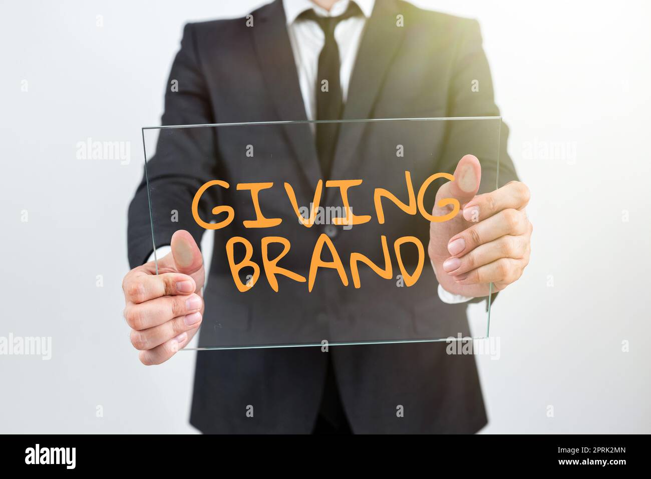 Textzeichen, das das Konzept „Geben einer Marke, Internet“ anzeigt der Prozess, bei dem einem Produkt oder einer Dienstleistung eines Unternehmens ein Name zugewiesen wird Stockfoto