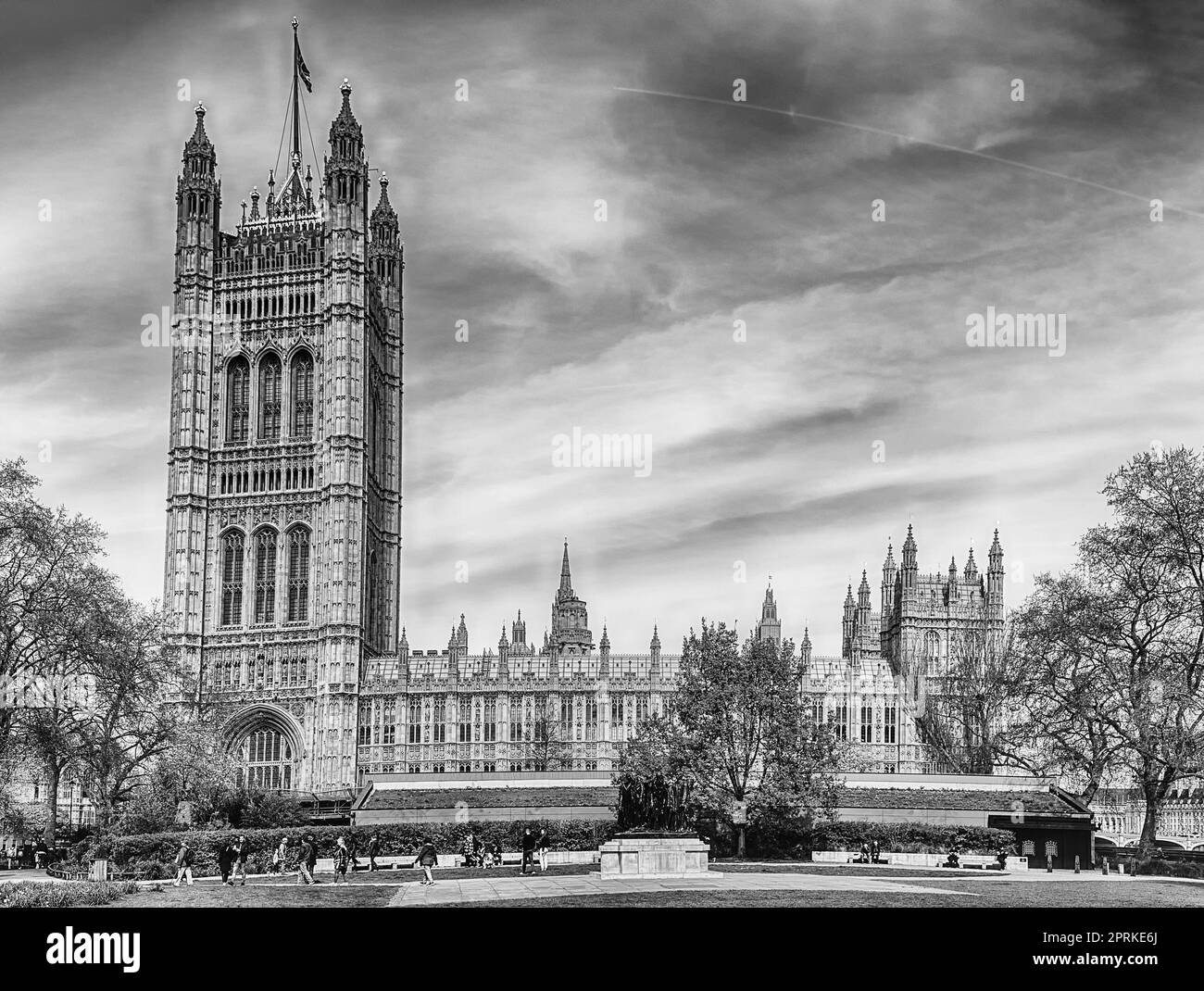 Blick auf den Victoria Tower und den Palace of Westminster, das ikonischste Gebäude und Wahrzeichen in London, England, Großbritannien Stockfoto