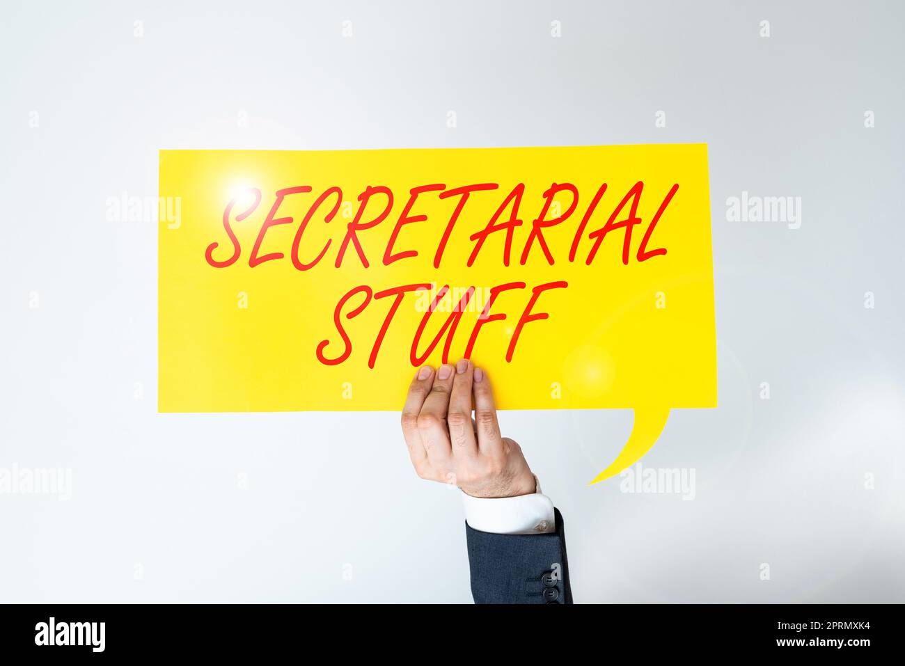 Handgeschriebenes Schild Secretary StuffSecretary hat Sachen, die einem persönlichen Assistenten gehören. Begriff bedeutet, dass Sekretär Dinge besitzt, die einem persönlichen Assistenten gehören Stockfoto
