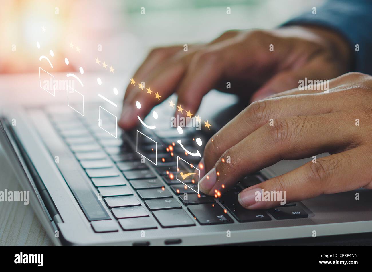 Umfrage zur Kundenzufriedenheit.Geben Sie eine sehr zufrieden Bewertung mit Smiley Face Icon Service Experience auf Online-Bewerbungskonzept. Stockfoto