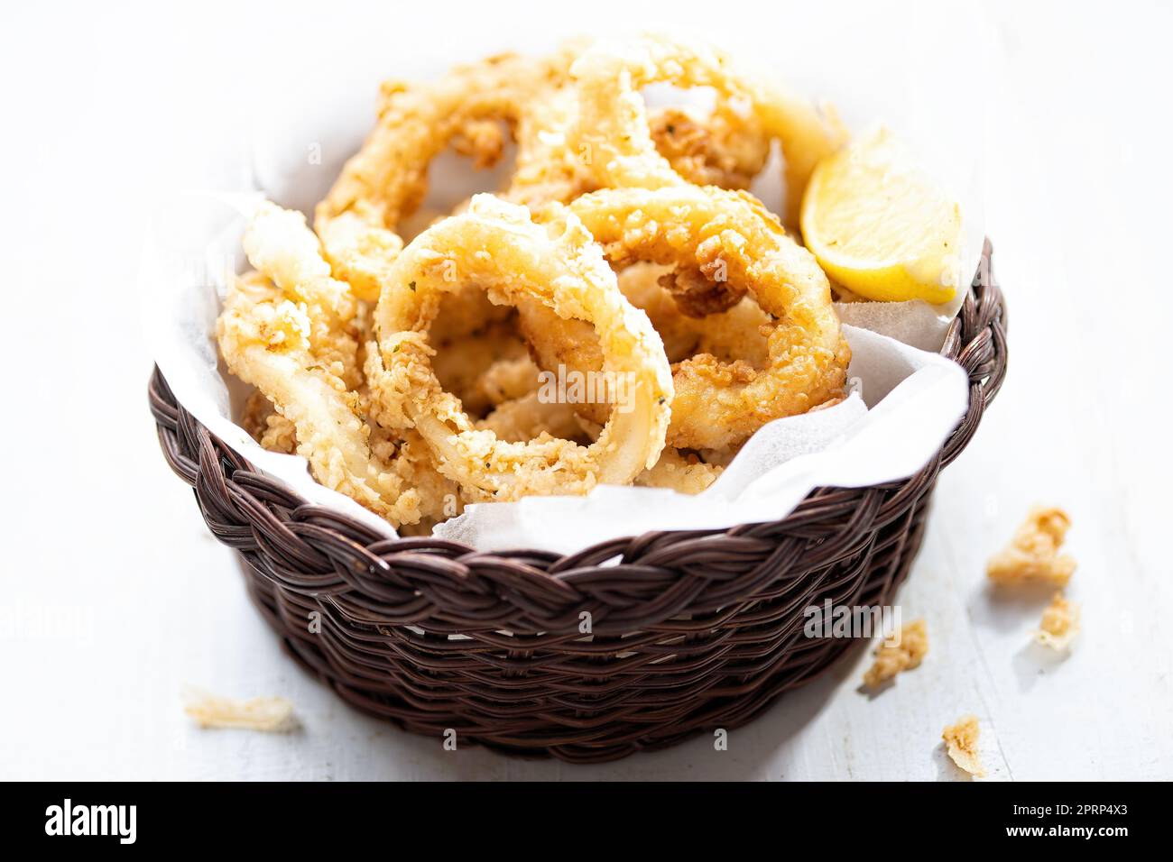 goldene italienische gebratene Calamari Stockfoto