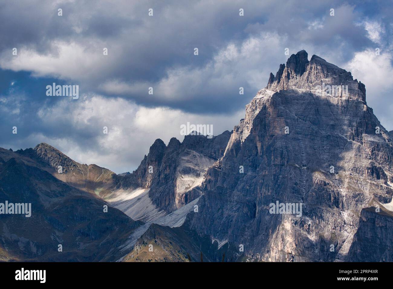 Südtiroler Alpen im Herbst Stockfoto