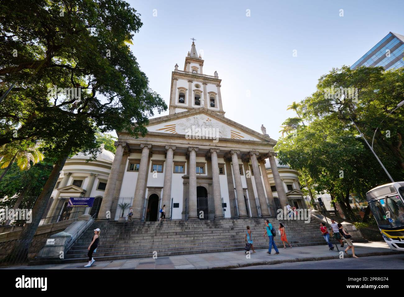 Besuch historischer Stätten. Eine historische Kirche in Rio de Janeiro. Stockfoto