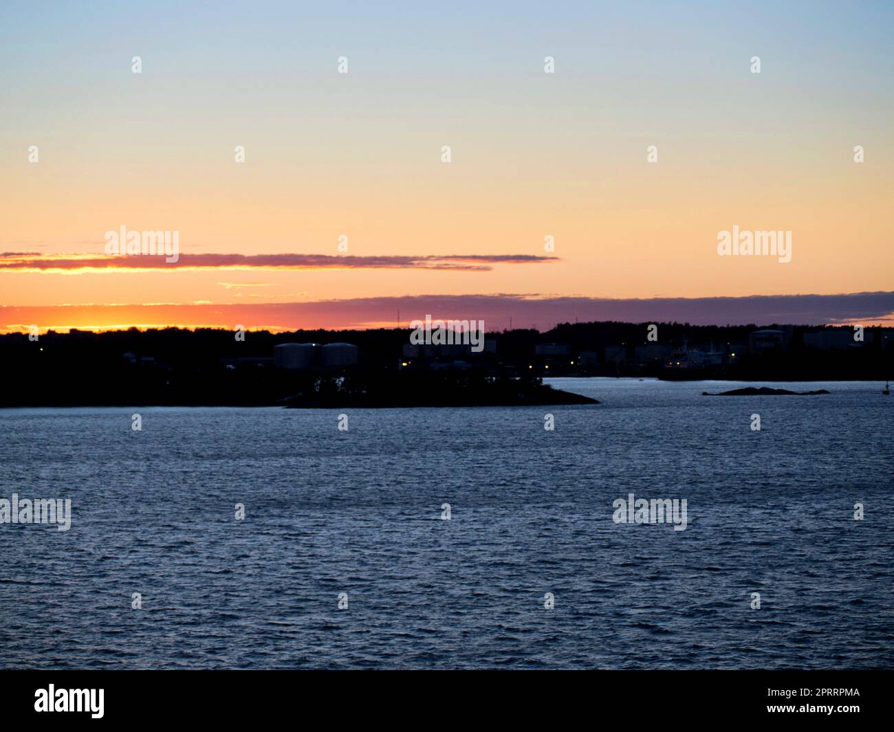 Schweden - Nynäshamn, Sonnenuntergang am Hafen Stockfoto