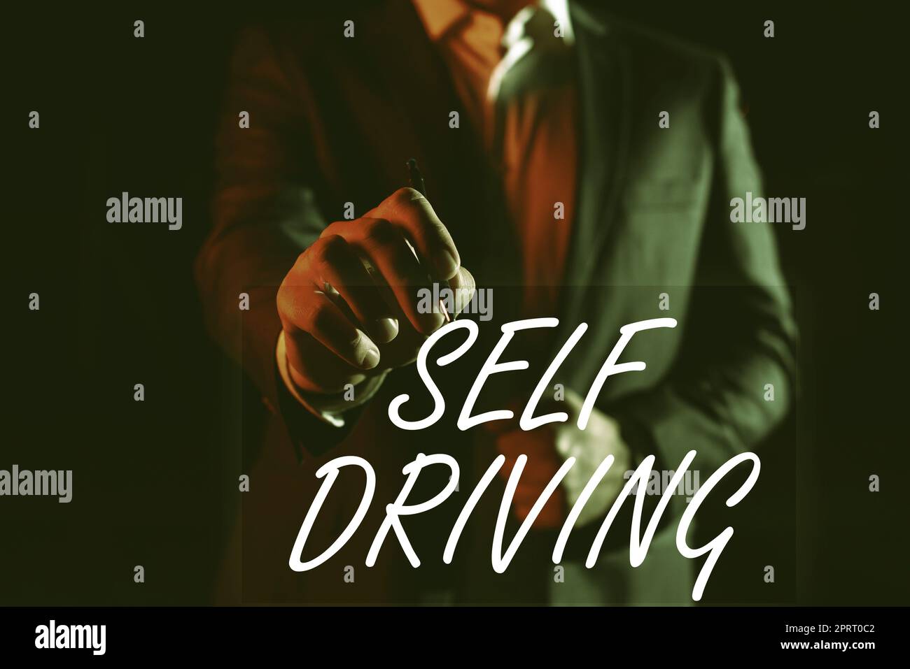 Schild mit der Anzeige „Selbstfahren“. Internet-Konzept Autonomes Fahrzeug Fähigkeit, ohne menschliche Eingabe zu navigieren Stockfoto