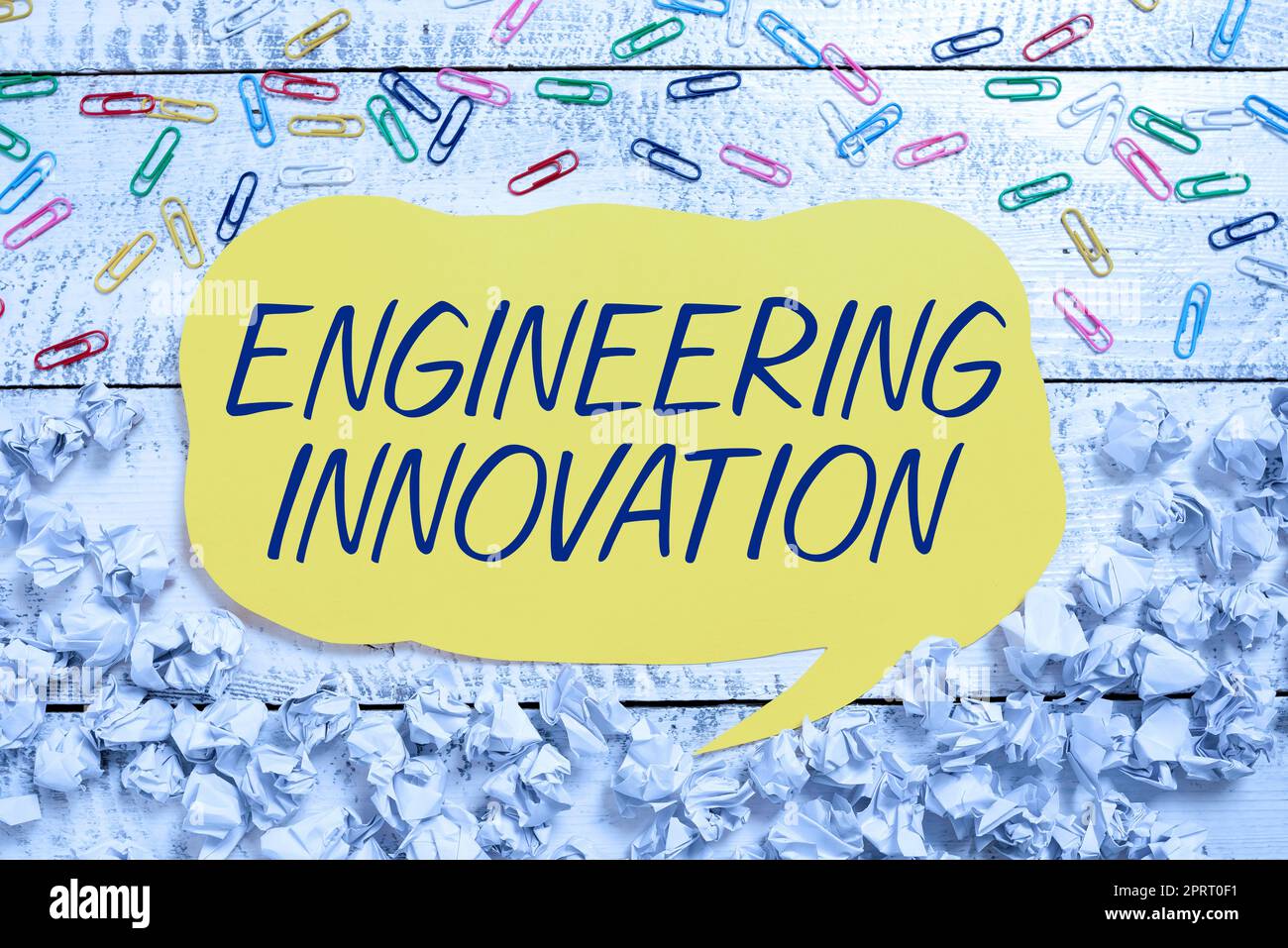 Text zeigt Inspiration Engineering Innovation. Schaufensterprozess in logischer und mathematischer Form Stockfoto