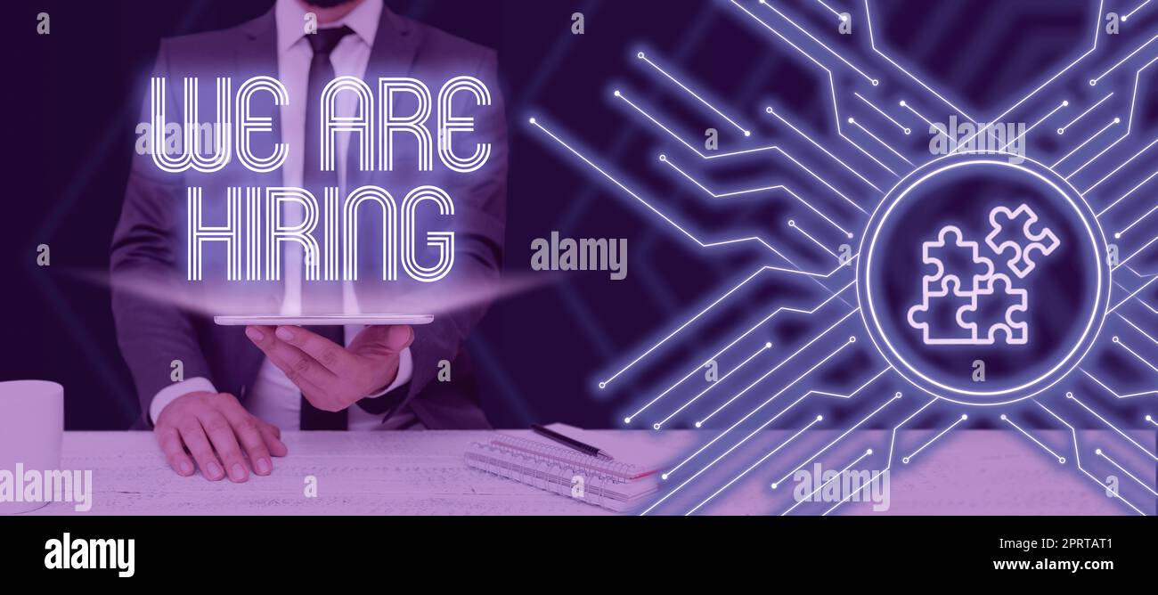 Handgeschriebenes Schild Wir sind Hiringpay jemand, der in Zukunft eine bestimmte Arbeit für das