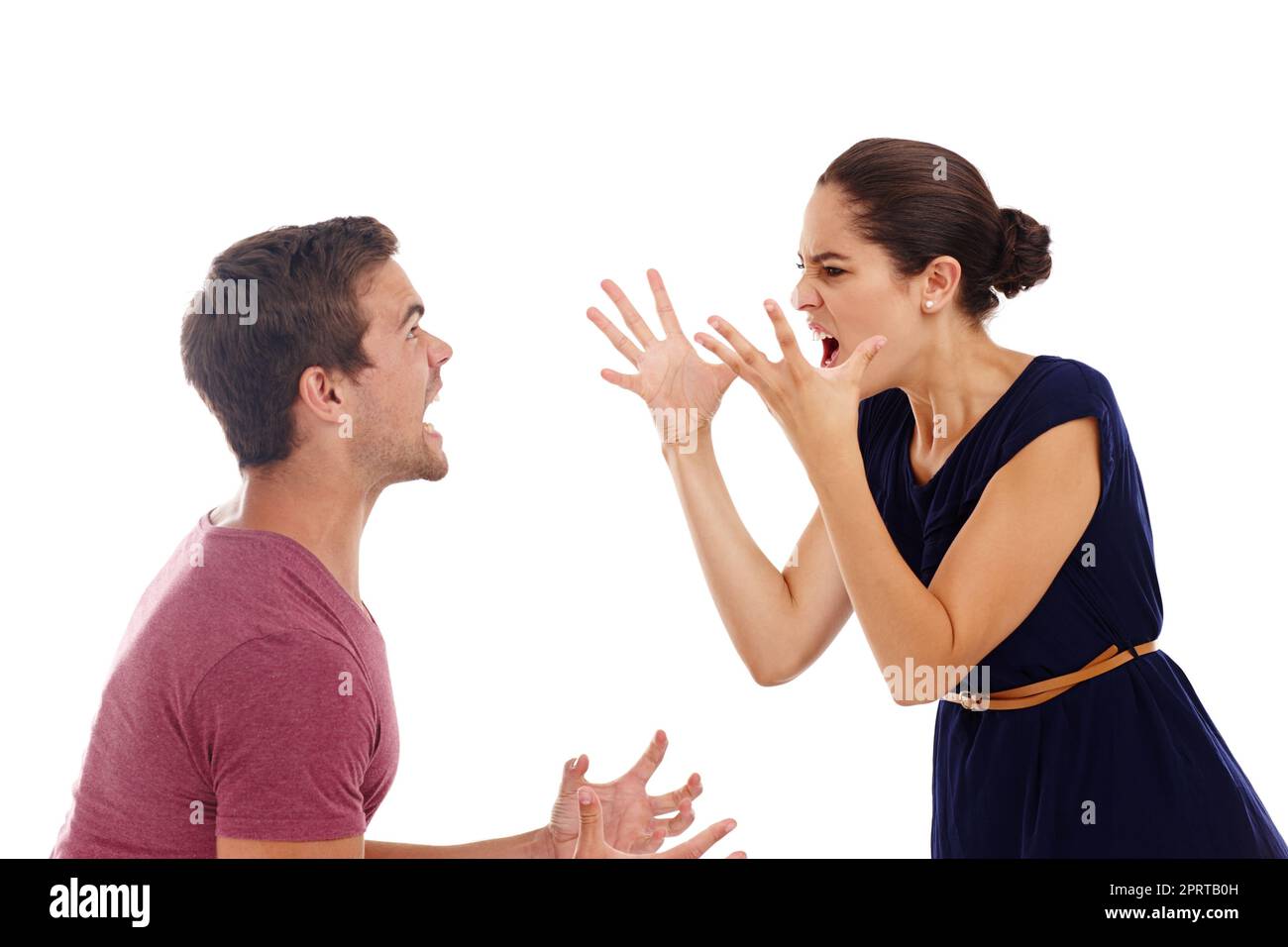 Nun, machen Sie es durch diese ein. Ein wunderschönes junges Paar streiten, während in einem Studio-isoliert auf weiß stehen. Stockfoto