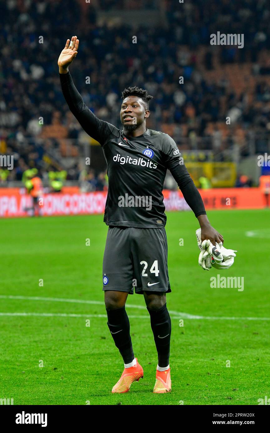 Mailand, Italien. 26. April 2023. Torhüter Andre Onana (24) von Inter nach dem Halbfinale von Coppa Italia zwischen Inter und Juventus bei Giuseppe Meazza in Mailand. (Foto: Gonzales Photo/Alamy Live News Stockfoto