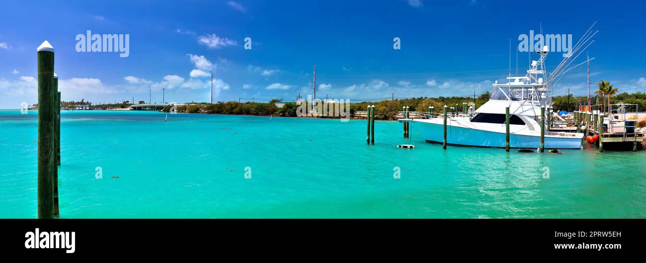 Panoramablick auf den türkisfarbenen Hafen von Islamorada auf die Florida Keys Stockfoto