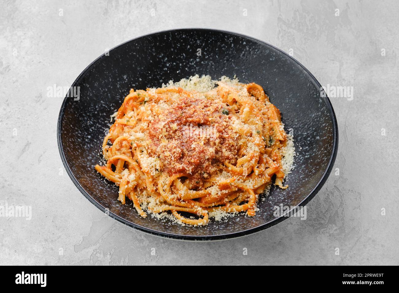 Traditionelle Spaghetti Bolognese auf einem Teller Stockfoto