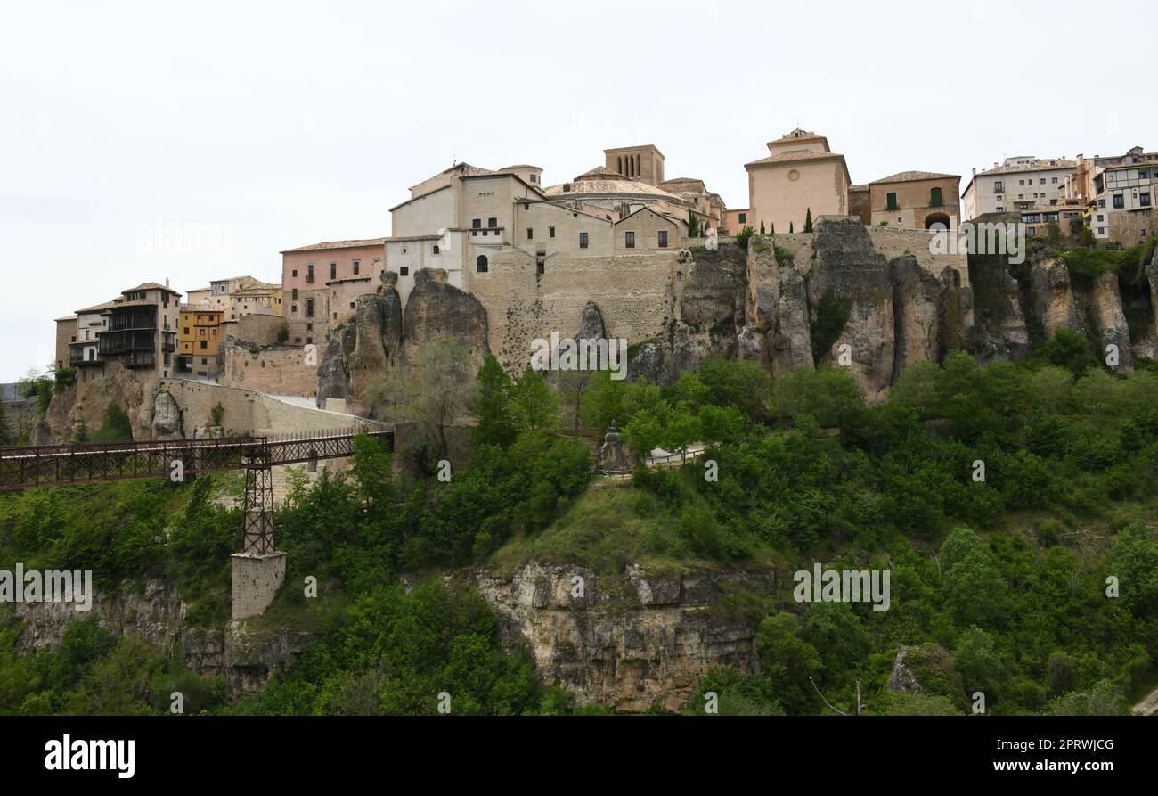 Hausfassaden, Stadtlandschaften von Cuenca, der Provinzhauptstadt von Cuenca, Spanien, 12. Mai 2022 Stockfoto