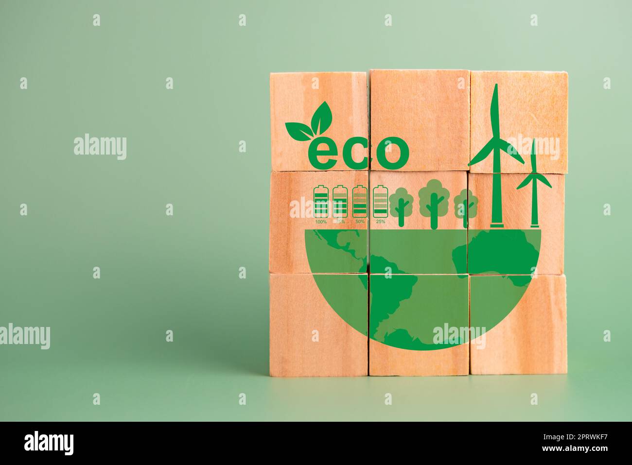 Holzwürfelblock Umwelt Soziales und Governance Öko-Konzept der nachhaltigen Entwicklung der Organisation. Investition und Management der Umweltverschmutzung zur Verringerung der globalen Erwärmung. Stockfoto