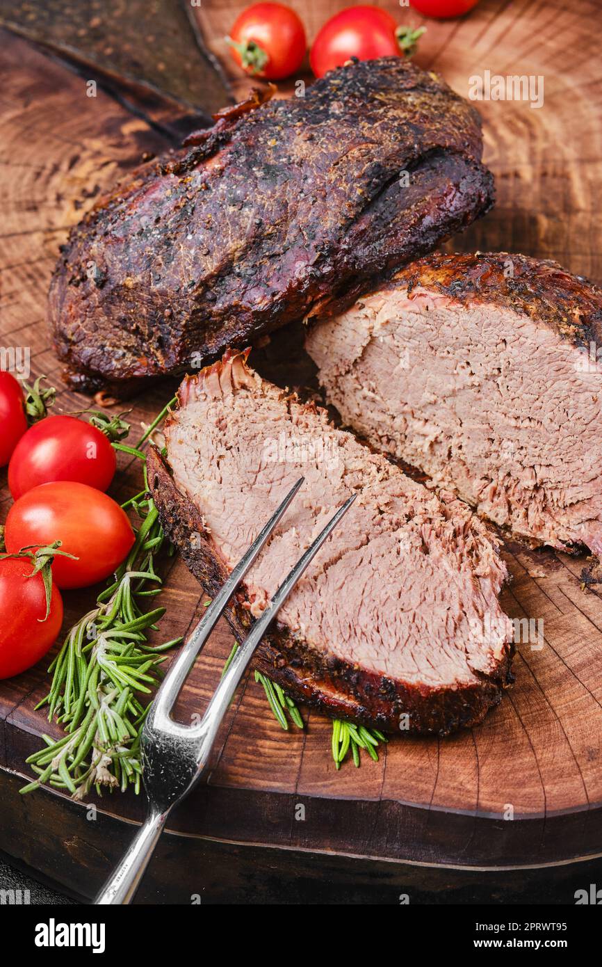 Draufsicht auf Rindfleisch, rundliches Fleisch, im Ofen gebacken Stockfoto