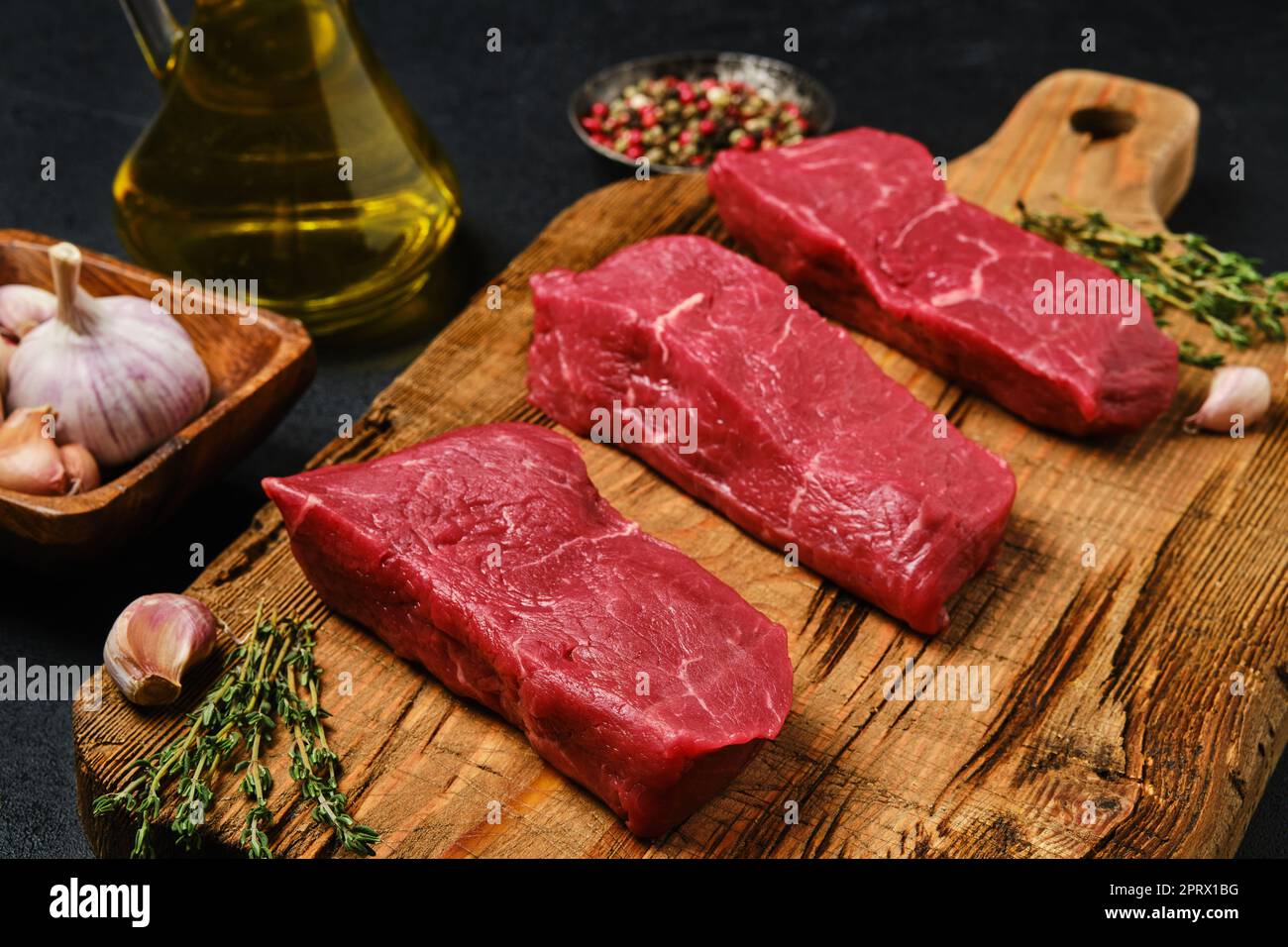 Nahaufnahme von rohen, entbeinten Steak-Lenden Stockfoto
