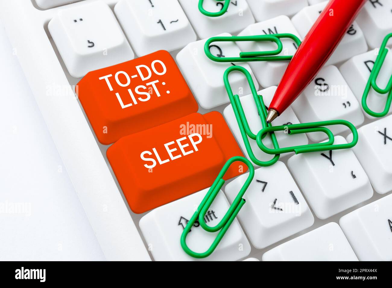 Handgeschriebenes Schild To Do List SleepThings To Do To Do Do Priority-Objekt ist, eine Pause einzulegen. Das Wort, das auf die zu erledigenden Aufgaben geschrieben wurde, ist, sich auszuruhen Stockfoto