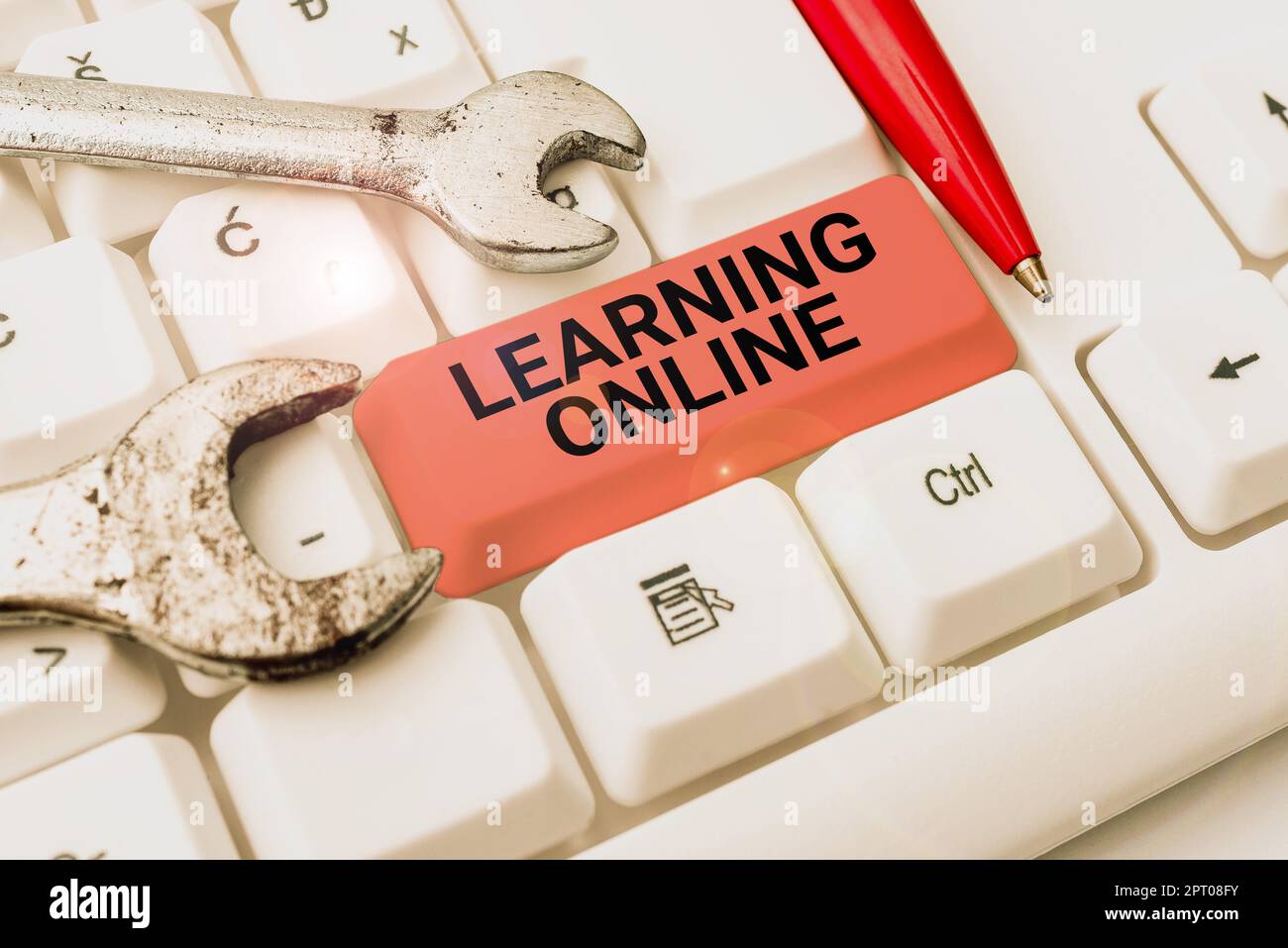 Konzeptionelle Anzeige Online-LernenLernen Sie etwas Neues mit Hilfe von Internet und Technologie, Internetkonzept Lernen Sie etwas Neues mit Hilfe von Stockfoto