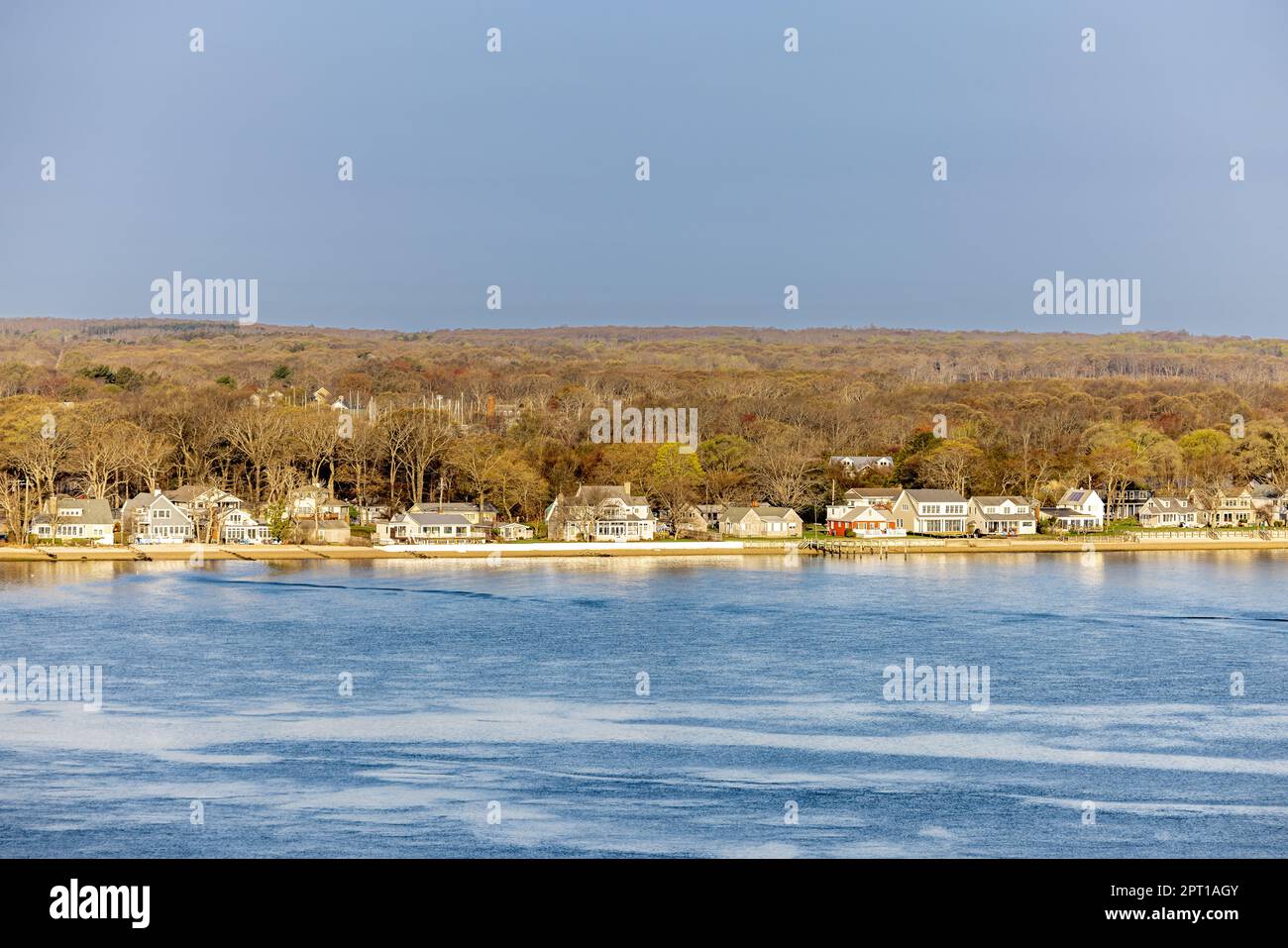 Landschaften von Häusern am Ufer in Greenport, NY Stockfoto