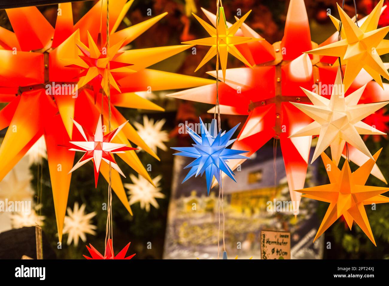 Herrnhuter adventsstern -Fotos und -Bildmaterial in hoher Auflösung – Alamy