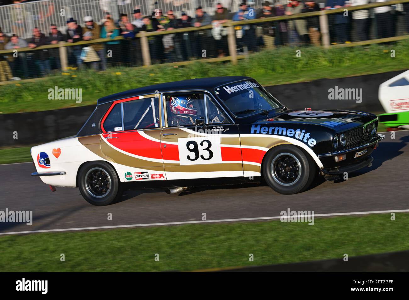 Ken Clarke, Triumph Dolomite Sprint, Gordon Spice Trophy, Heat 2, für Limousinen der Gruppe 1, die in den Jahren 1970 bis 1982 Rennen, laufen mit zwei zwanzig HE Stockfoto