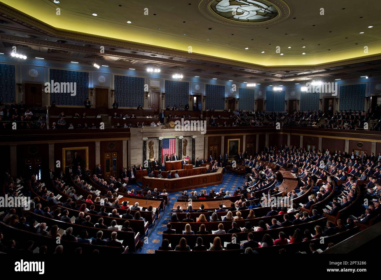 Präsident Yoon Suk Yeol von der Republik Korea hält am Donnerstag, den 27. April, seine Rede vor einer gemeinsamen Kongresssitzung im Parlamentsgebäude im US-Kapitol in Washington, D.C. 2023. Kredit: Rod Lamkey/CNP/MediaPunch Stockfoto Präsident Yoon Suk Yeol von der Republik Korea hält am Donnerstag, den 27. April, seine Rede vor einer gemeinsamen Kongresssitzung im Parlamentsgebäude im US-Kapitol in Washington, D.C. 2023. Kredit: Rod Lamkey/CNP/MediaPunch Stockfoto