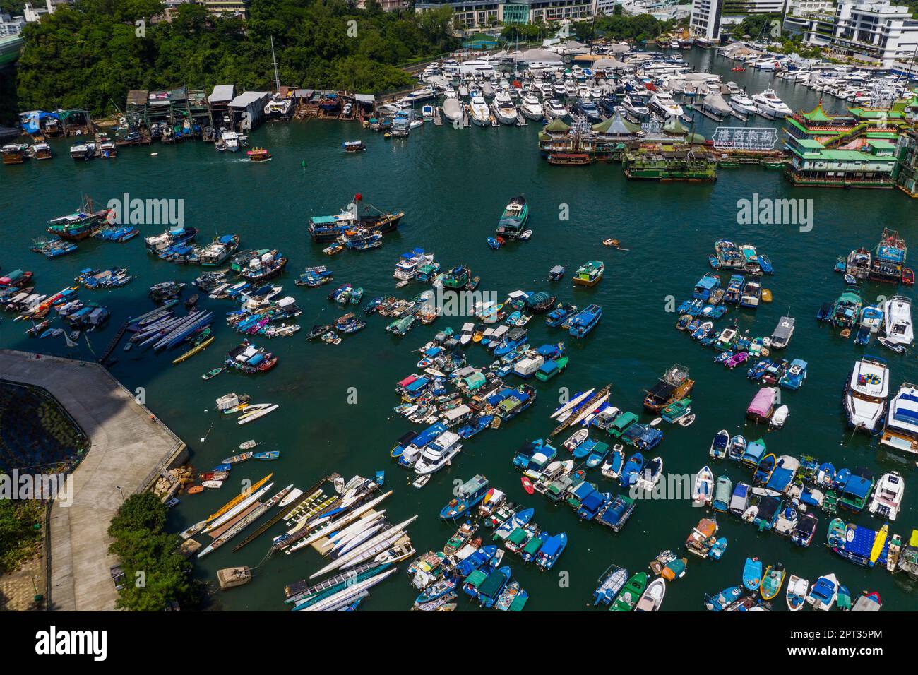 Aberdeen, Hongkong, 24. August 2021: Draufsicht auf den Taifun-Schutzraum von Hongkong Stockfoto