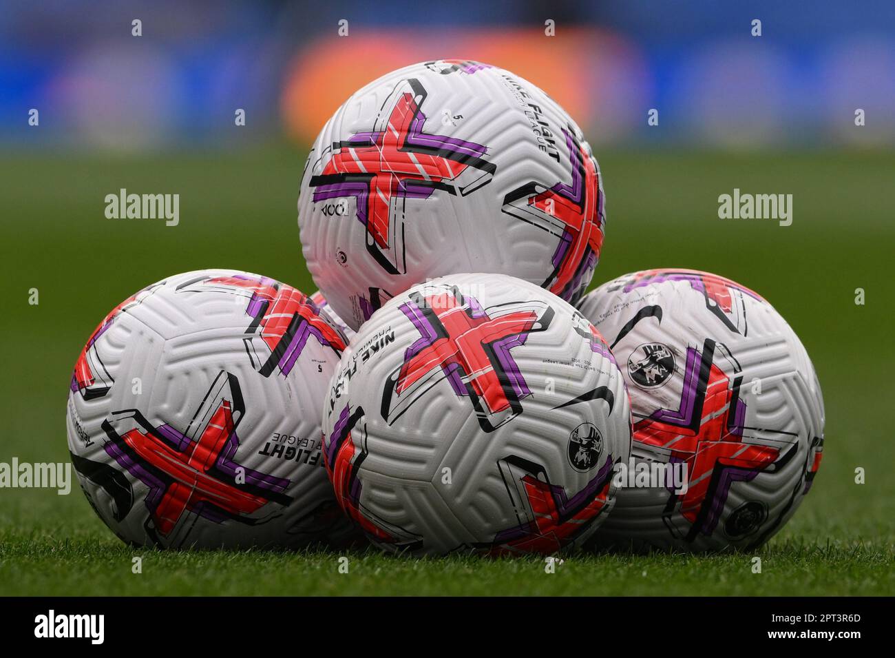 Liverpool, Großbritannien. 27. April 2023. Der Premier League Nike Flight Ball ist während der Aufwärmphase vor dem Premier League-Spiel Everton gegen Newcastle United in Goodison Park, Liverpool, Großbritannien, 27. April 2023 (Foto von Craig Thomas/News Images) in Liverpool, Großbritannien, am 4./27. April 2023 zu sehen. (Foto: Craig Thomas/News Images/Sipa USA) Guthaben: SIPA USA/Alamy Live News Stockfoto