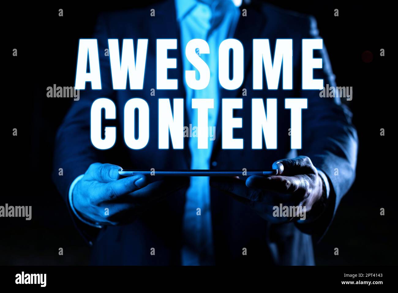 Textschild zeigt Awesome Content, Business-Ansatz Finanzintermediär, der eine Vielzahl von Dienstleistungen Geschäftsmann Holding Tablet mit beiden führt H Stockfoto