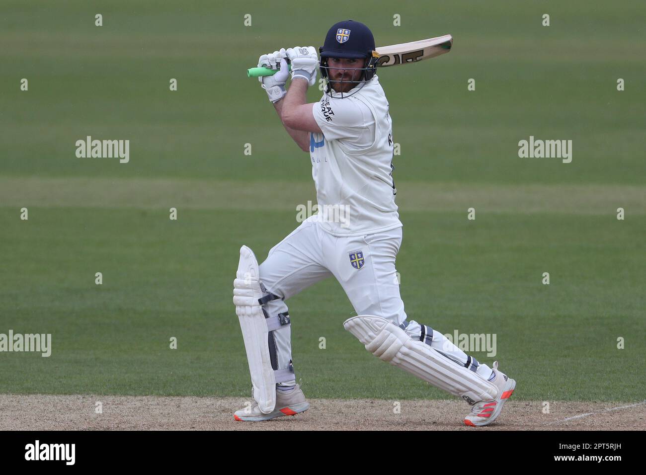 Durham's Ben Raine während des LV= County Championship-Spiels zwischen Durham und Derbyshire im Seat Unique Riverside, Chester le Street am Donnerstag, den 27. April 2023. (Foto: Mark Fletcher | MI News) Guthaben: MI News & Sport /Alamy Live News Stockfoto