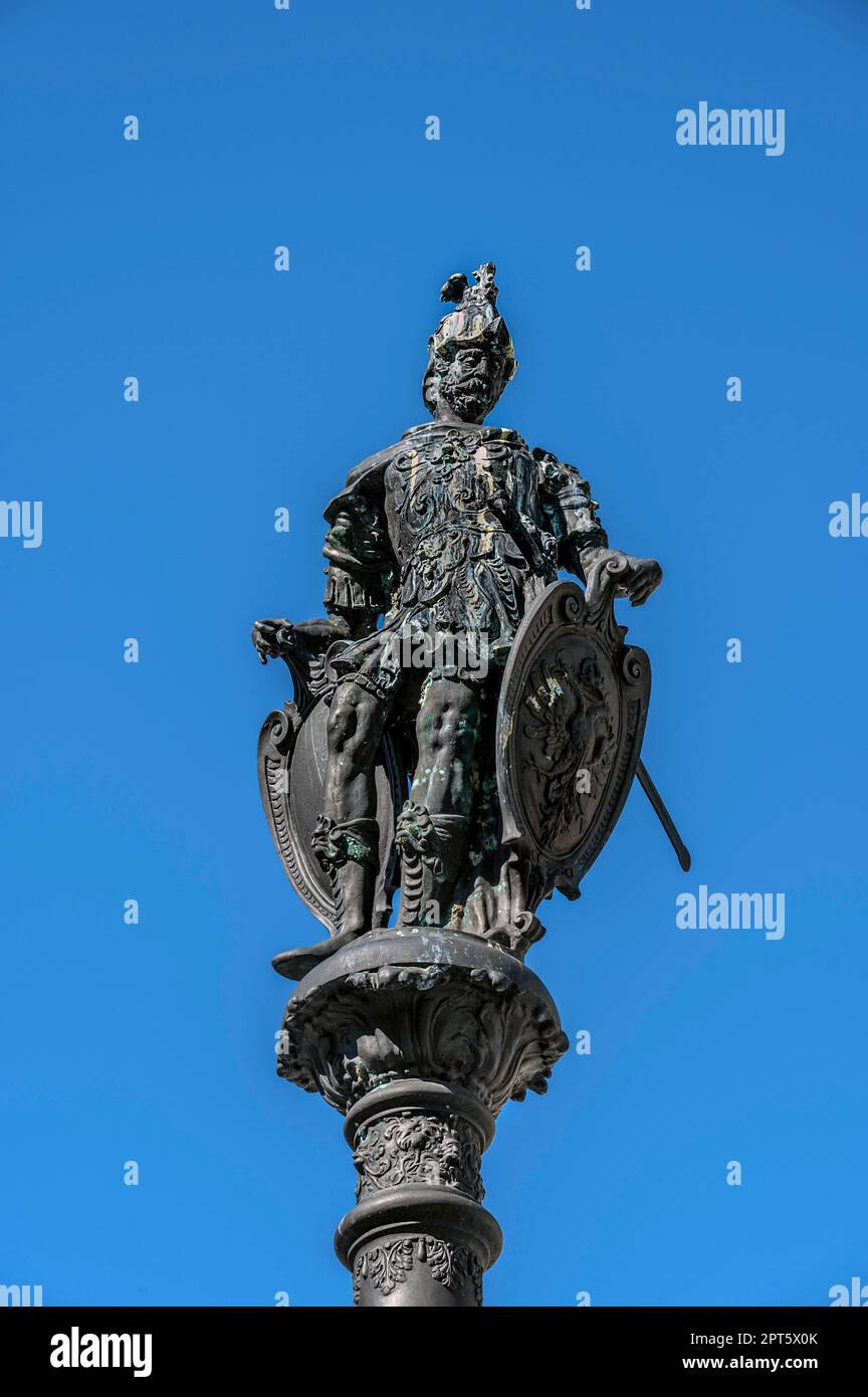 Gestalt eines römischen Generals am denkmalgeschützten Rathauspringbrunnen aus dem Jahre 1601, Kempten, Allgaeu, Bayern Stockfoto