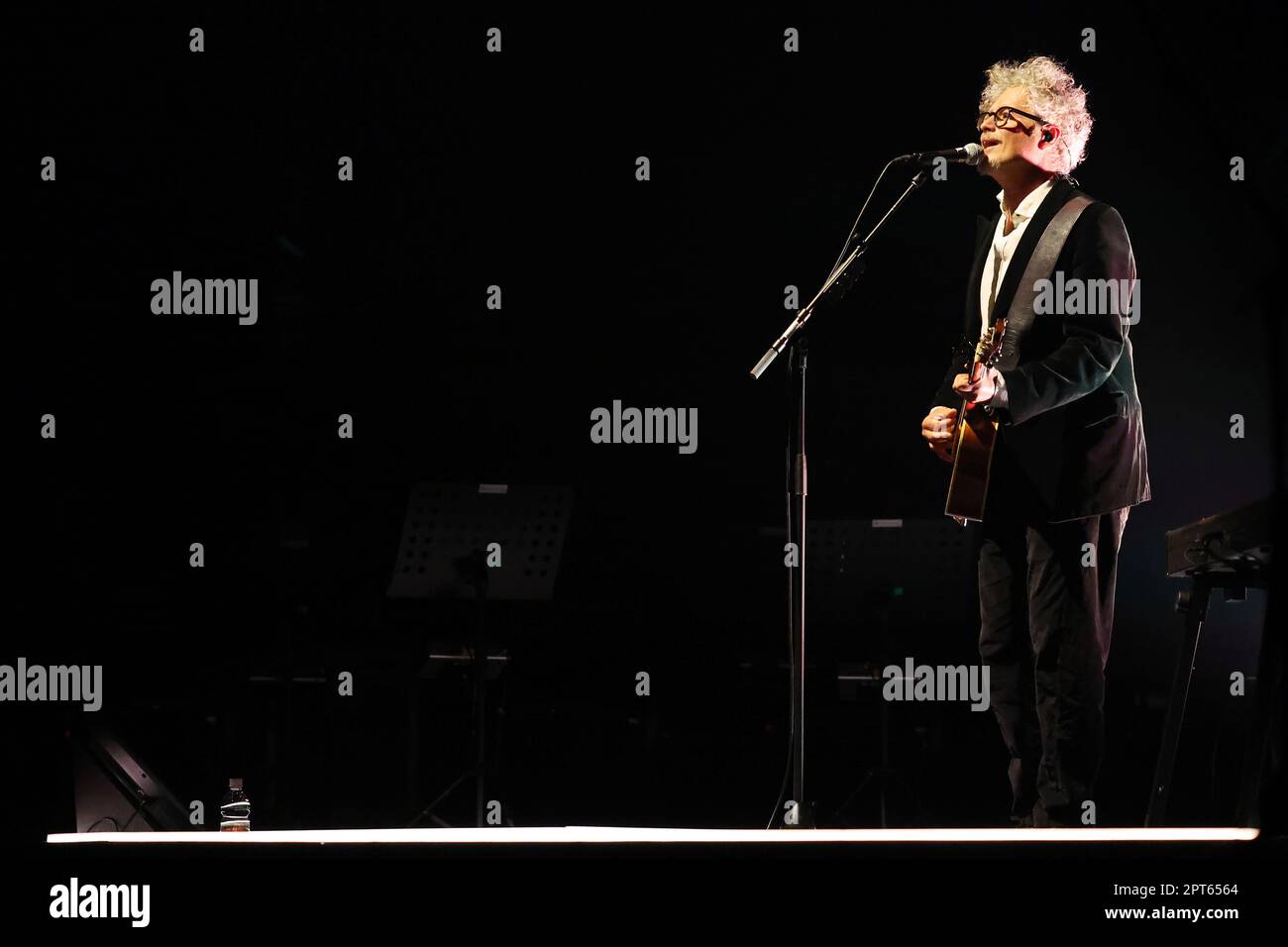 Padua, Italien. 27. April 2023. NICCOLO' FABI live mit seiner Tour *LESS FOR LESS* im GRAN TEATRO GEOX in PADUA Credit: Independent Photo Agency/Alamy Live News Stockfoto