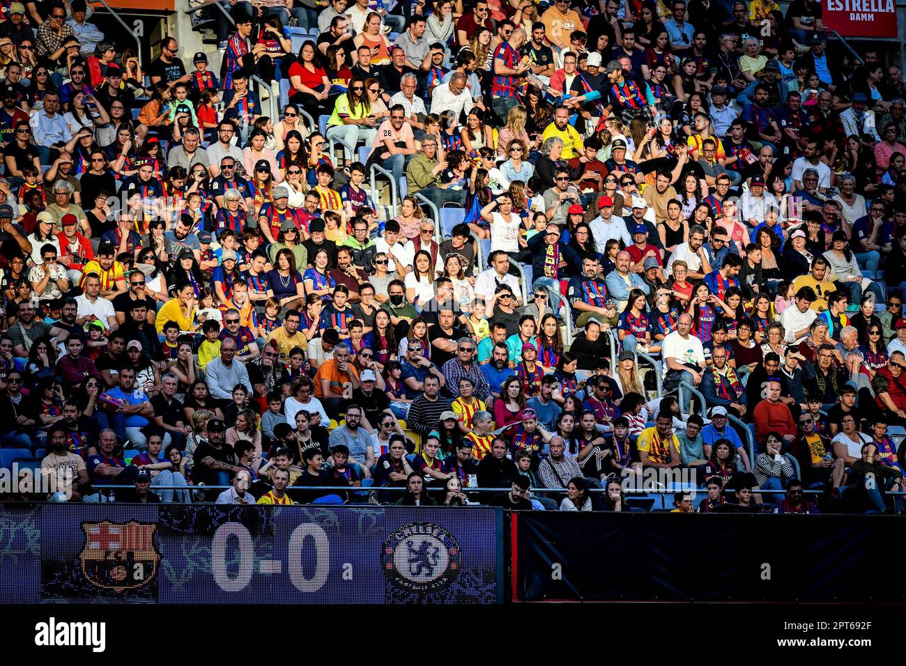 Barcelona, Spanien. 27. April 2023. Die FC Barcelona Fans während eines Womans Champions League-Spiels zwischen dem FC Barcelona Femeni und dem Chelsea FC Women am 27. April 2023 im Spotify Camp Nou in Barcelona, Spanien. (Foto/Felipe Mondino) Kredit: Unabhängige Fotoagentur/Alamy Live News Stockfoto