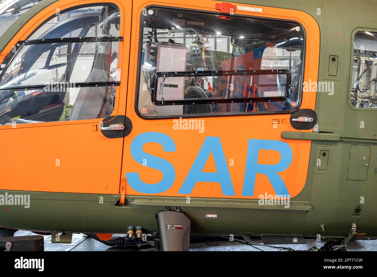 Detailansicht eines Rettungshubschraubers mit der Inschrift SAR for Search and Rescue Stockfoto