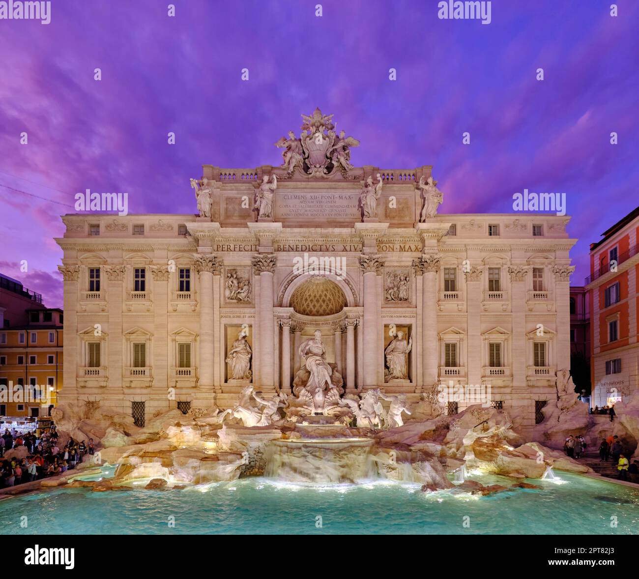 Beleuchteter Trevi-Brunnen, Fontana di Trevi, Rom, Italien Stockfoto