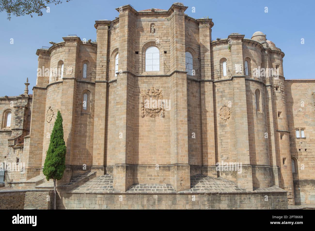 Kloster der Kirche San Benito, Hauptquartier des Ordens Alcantara, Caceres, Extremadura, Spanien Stockfoto