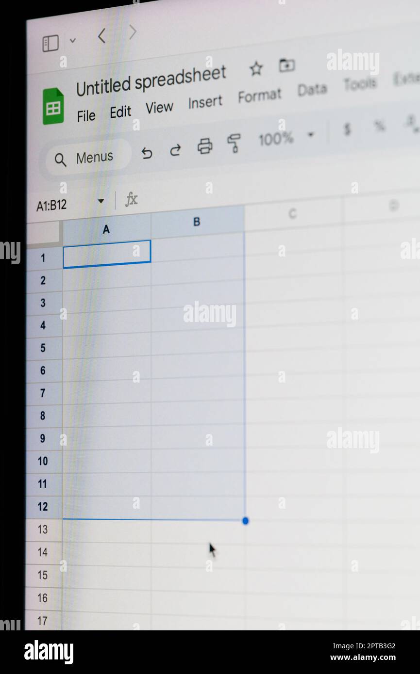 New york, USA - 27. April 2023: Leere leere Tabelle in Google Sheet Service auf der Nahansicht des Computerbildschirms Stockfoto