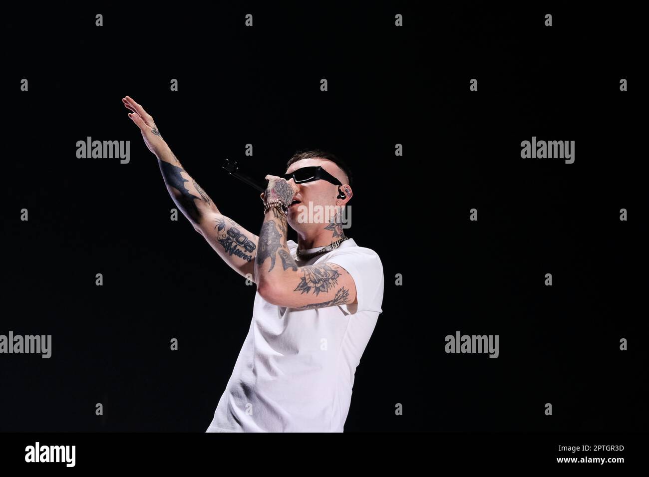 Lazza rapper -Fotos und -Bildmaterial in hoher Auflösung – Alamy