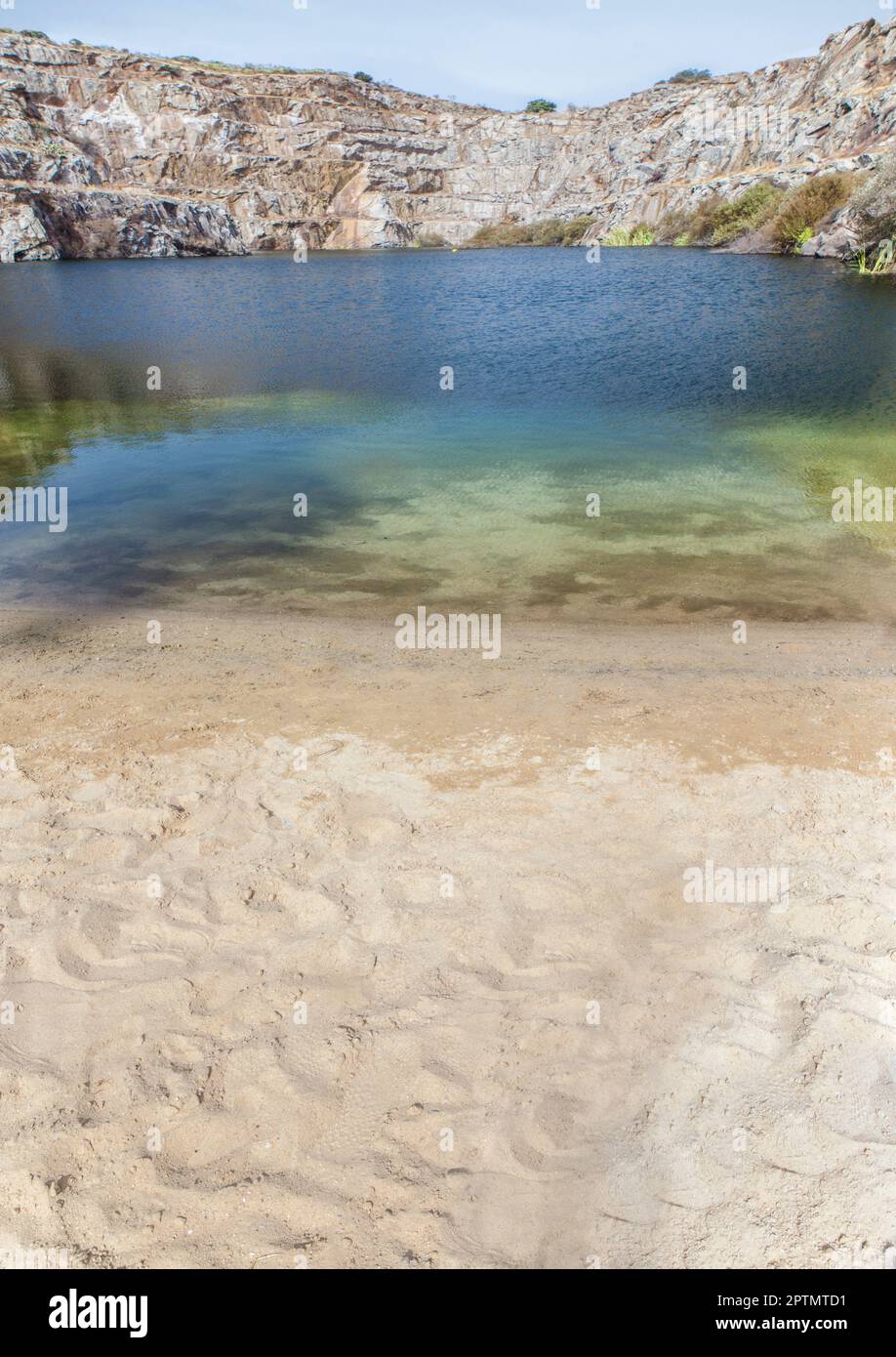 Der alte Steinbruch von Alcantara wird jetzt als natürlicher Swimmingpool genutzt, Caceres, Extremadura, Spanien Stockfoto