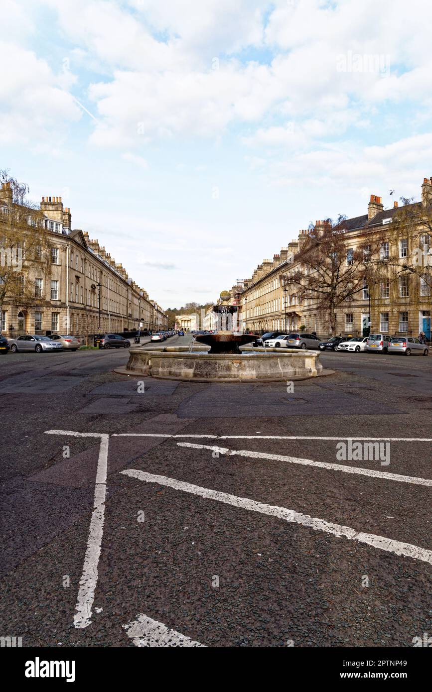 Brunnen am Laura Place und Great Pulteney Street in Bath City, Somerset, England 8. April 2023