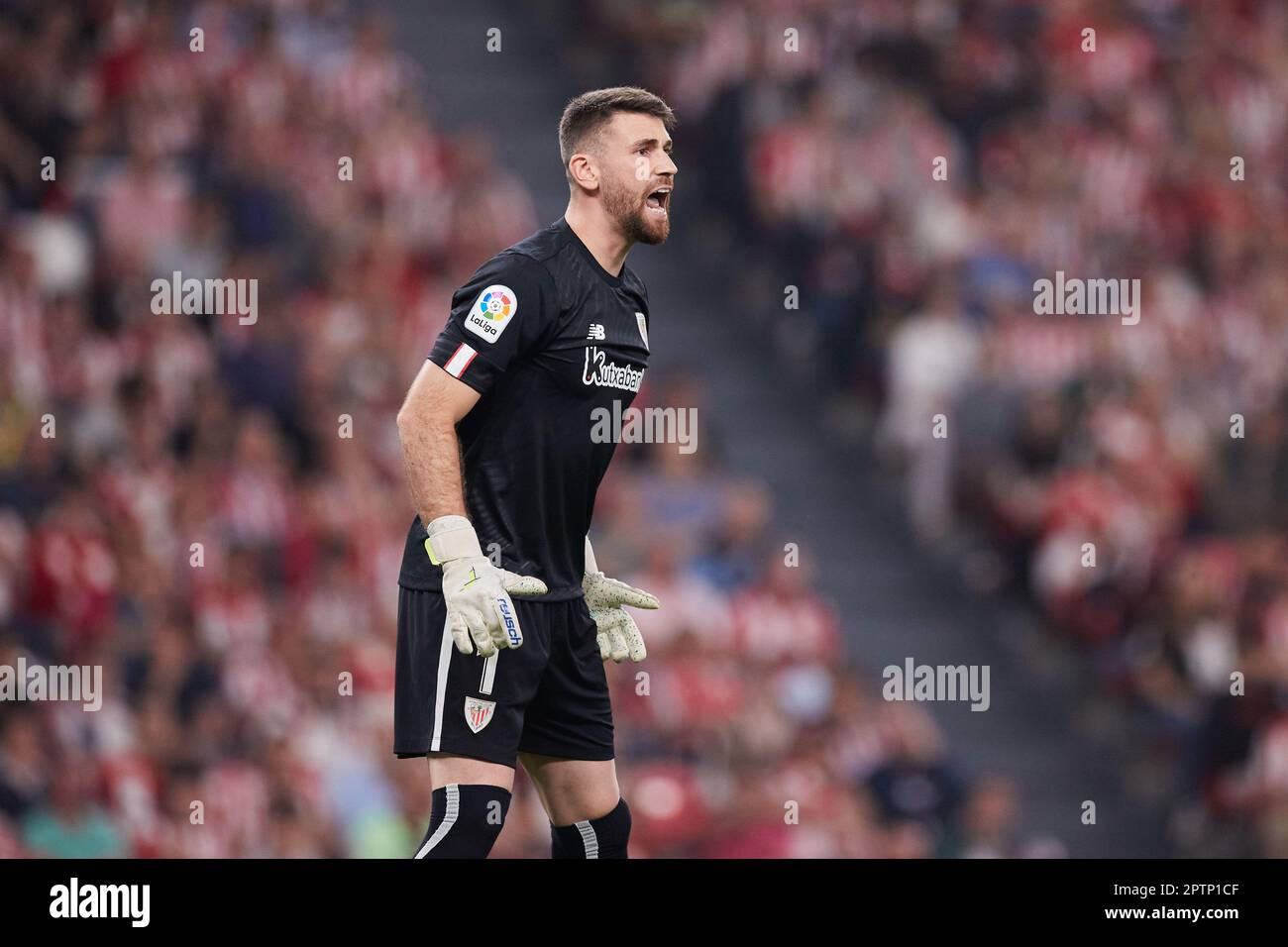 Unai Simon vom Athletic Club während der spanischen Meisterschaft La Liga Fußballspiel zwischen Athletic Club und Sevilla FC am 27. April 2023 im Stadion San Mames in Bilbao, Spanien - Foto: Ricardo Larreina/DPPI/LiveMedia Stockfoto