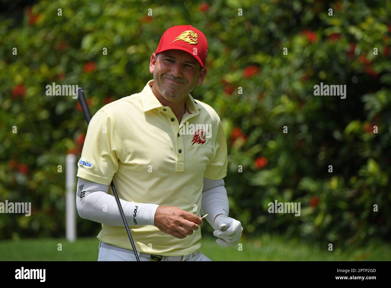 Singapur. 28. April 2023. Sergio Garcia von Team Fireballs aus Spanien tritt am ersten Tag des LIV Golf Singapore im Sentosa Golf Club in Singapur am 28. April 2023 an. Kredit: Dann Chih Wey/Xinhua/Alamy Live News Stockfoto