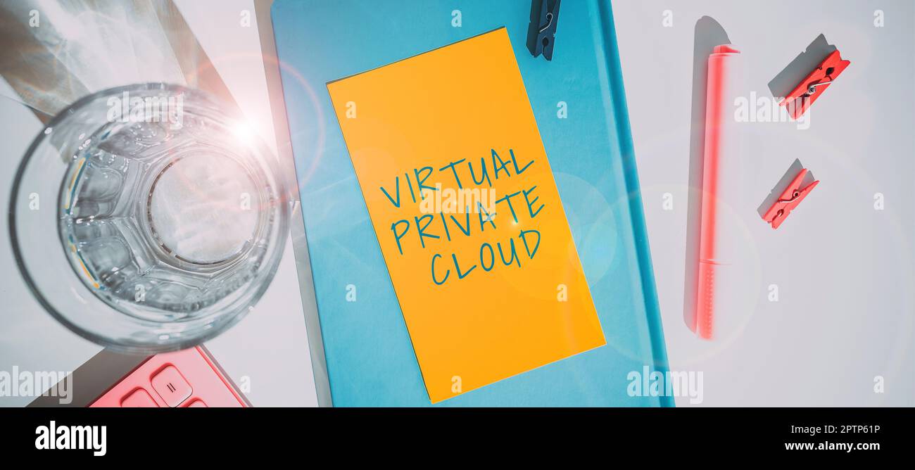 Konzeptionelle Überschrift Virtuelle Private Cloud, Geschäftsübersicht konfigurierbarer Pool gemeinsam genutzter Computing-Ressourcen Stockfoto