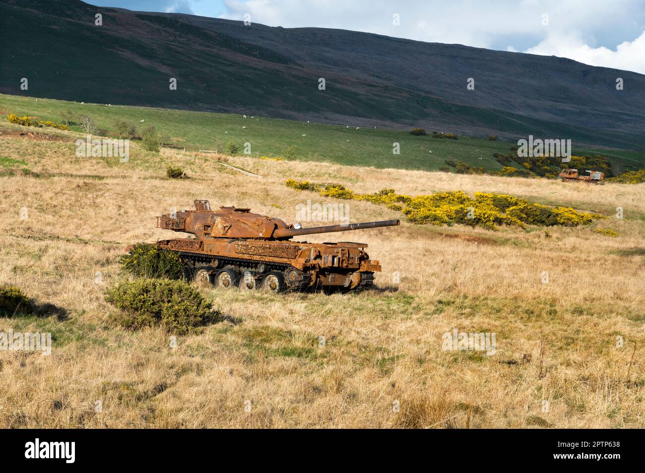 Ein alter Panzer auf dem Trainingsgelände des Verteidigungsministeriums, Warcop, Westmorland, Großbritannien Stockfoto