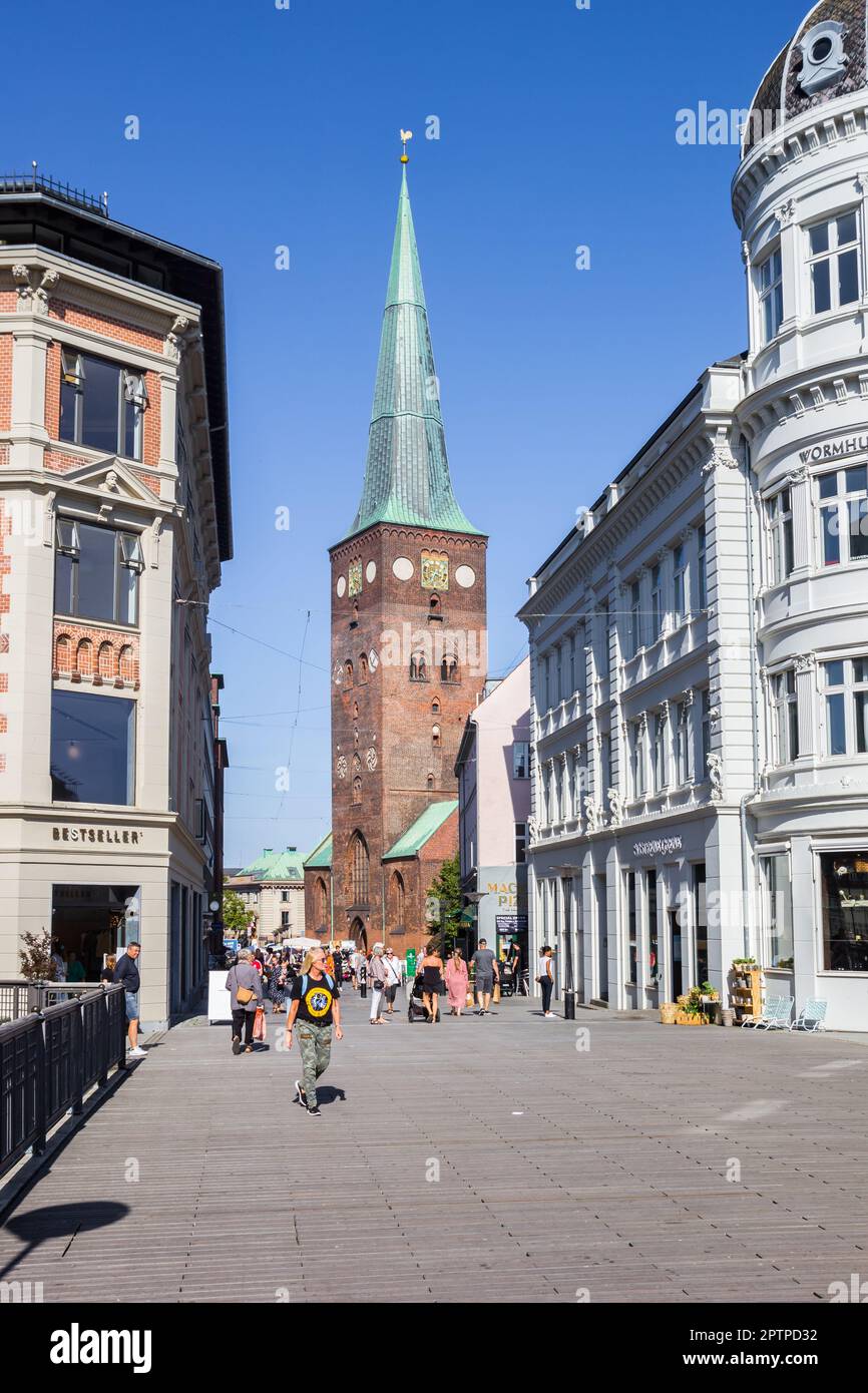 Einkaufsstraße im historischen Zentrum von Aarhus, Dänemark Stockfoto