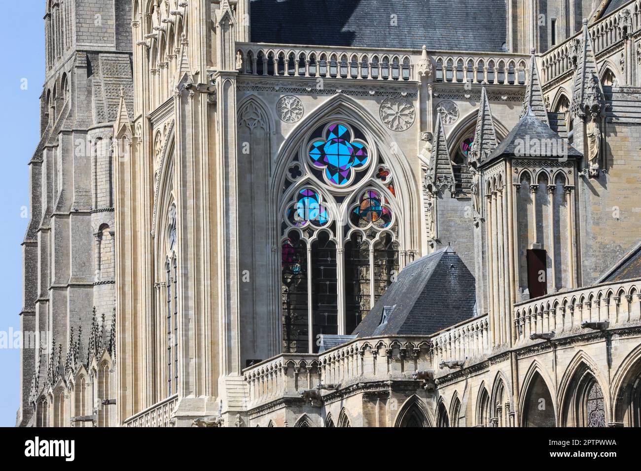 Bayeux Kathedrale, auch bekannt als, Kathedrale unserer Lieben Frau von Bayeux, Notre Dame de Bayeux, ist,a,gotisch,römisch-katholisch,Kirche,gelegen,in,das,Zentrum,von,Bayeux.Bayeux,a,Stadt,Kommune,in,Calvados,Departement,in,Normandie,in,Nordwesteuropa,Tapeuten,die Heimat,Bayeau,die Heimat,der Westeuropa,die Heimat,die Heimat,der Bayqueum,die Heimat,der Westeuropa,die,die,die Tapeten,die,die,die,die,die,die Buchten,die Heimat,die Heimat,die Westeuropa,die Buchten,die,die Tapten,die, Stockfoto