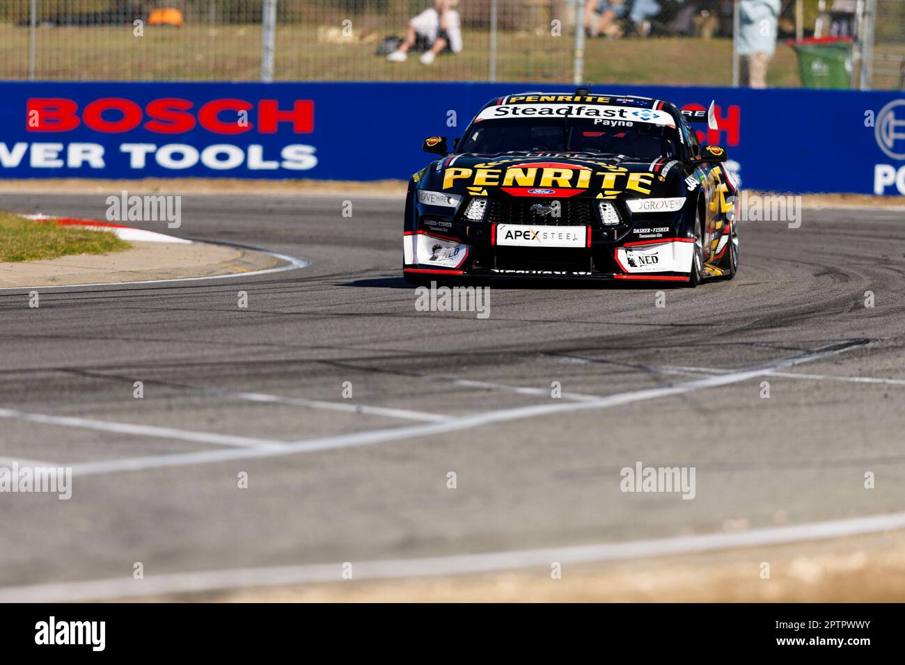 Wanneroo Raceway, Perth, Westaustralien. 28. April 2023. Perth Supersprint 2023. Tag 1; Nummer 19 Penrite Fahrer Matthew Payne während des Trainings im Perth Supersprint Stockfoto